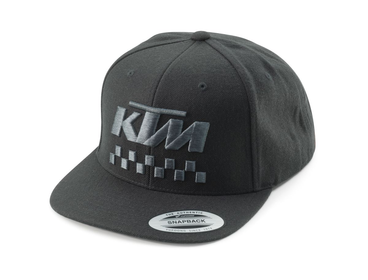 Experimenta el espíritu de la velocidad con el Gorro Pure KTM. Logotipo bordado en relieve y diseño exclusivo, estilo inigualable. 🏍️